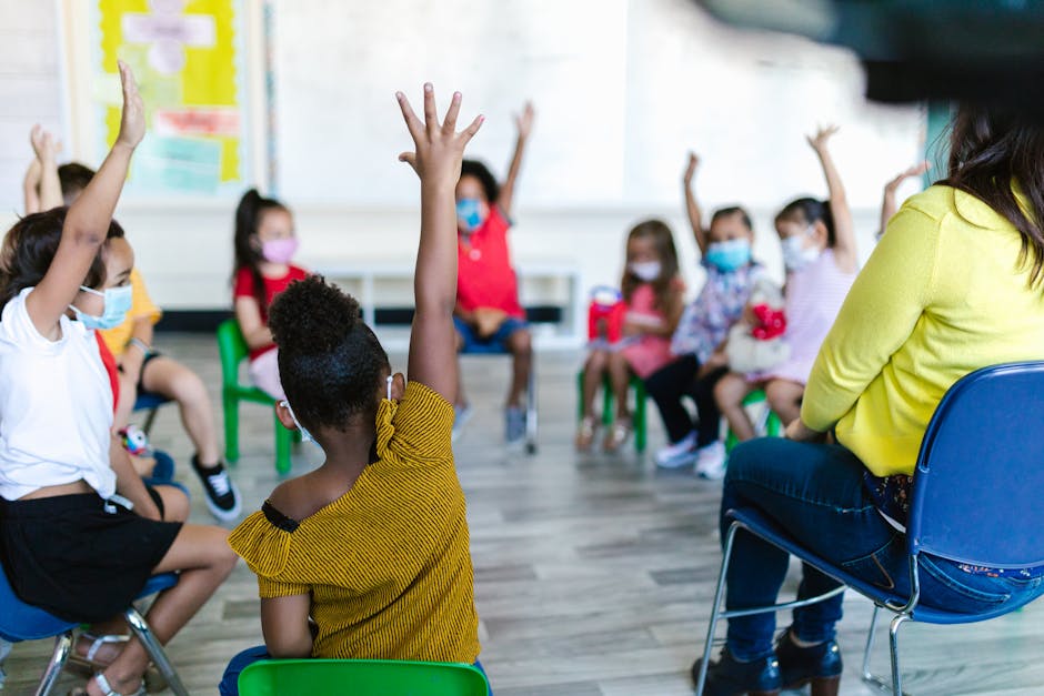 10 Lines on Importance of School Discipline in Hindi