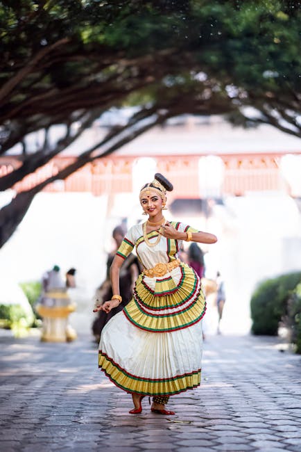 10 Lines on Importance of Indian Classical Dance Forms in Hindi