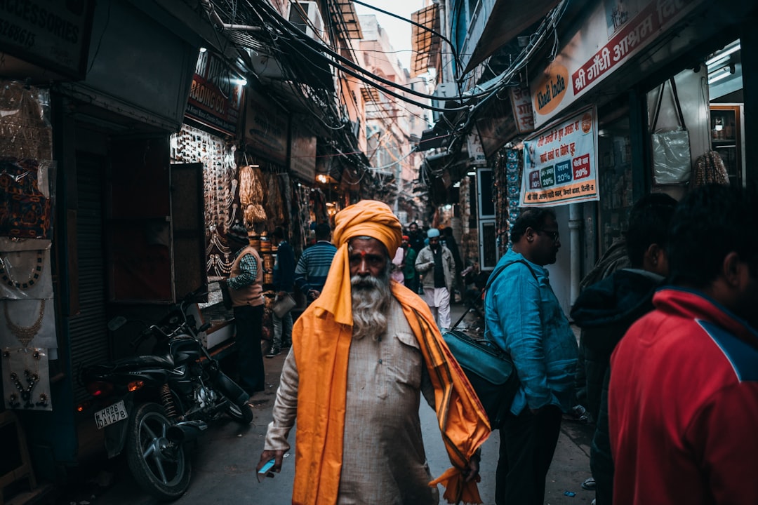 10 Lines on My Favourite Community Helper in Hindi