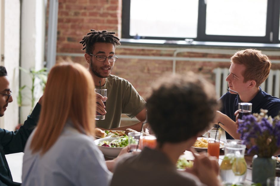 10 Lines on Importance of Family Meals in Hindi