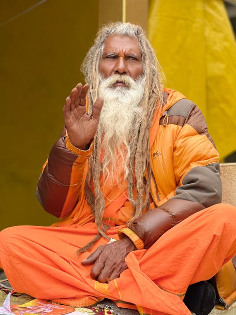 10 Lines on Importance of Respecting Elders in Hindi