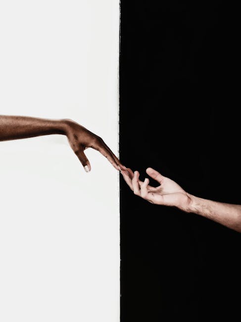 10 Lines on Importance of Sharing in Hindi