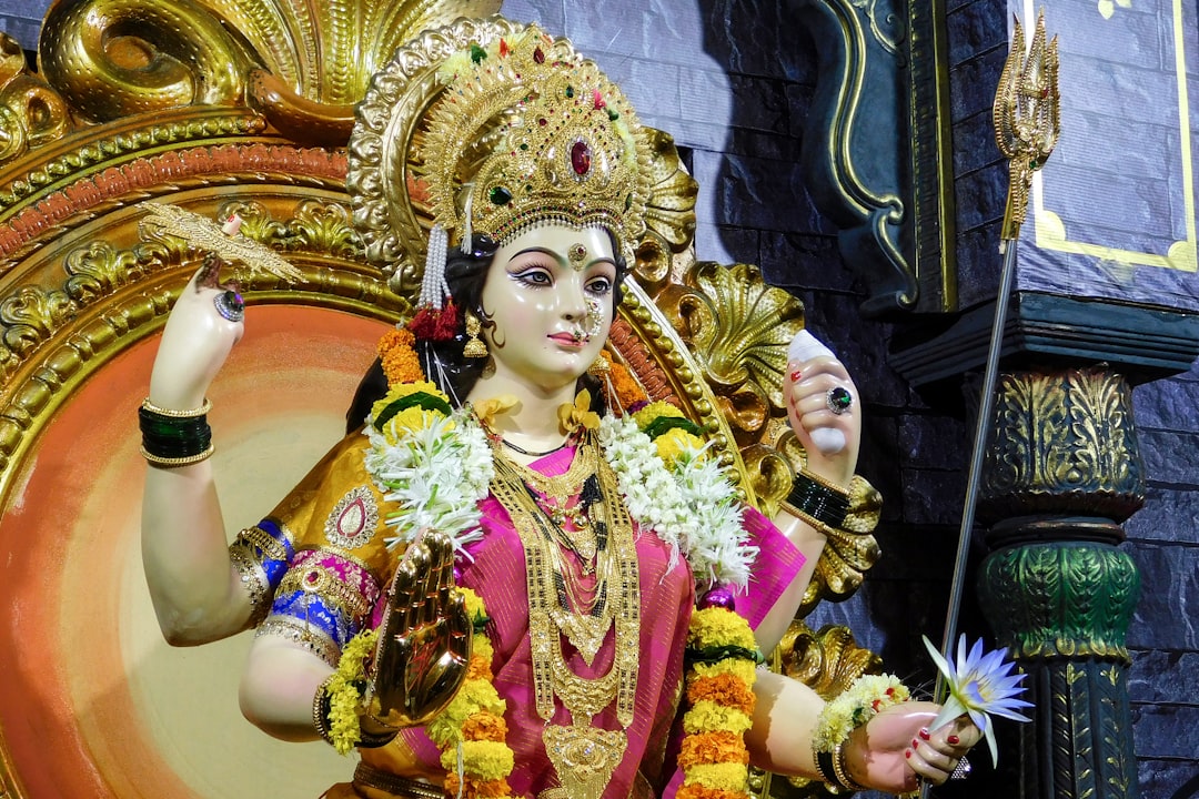 10 Lines on Kindness in Hindi