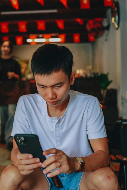 10 Lines on Dangers of Cyberbullying in Hindi