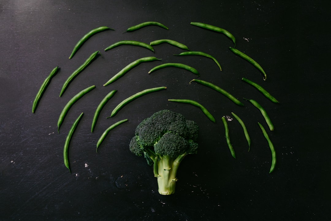 10 Lines on How to Reduce Food Waste in Hindi