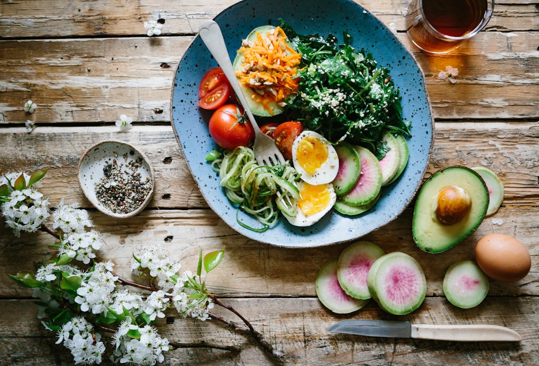 10 Lines on Importance of Balanced Nutrition in Hindi