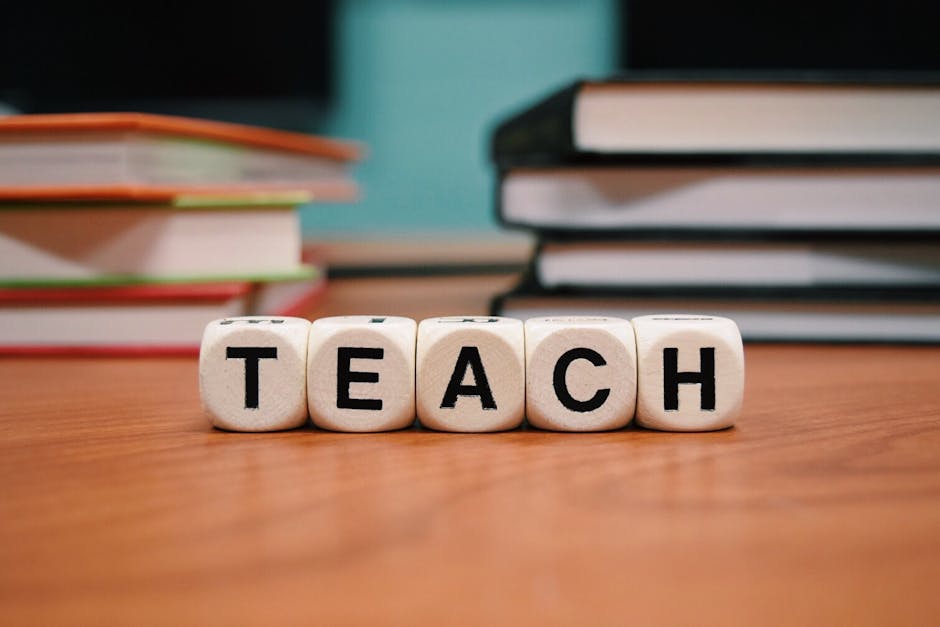 10 Lines on Importance of Critical Thinking in Hindi